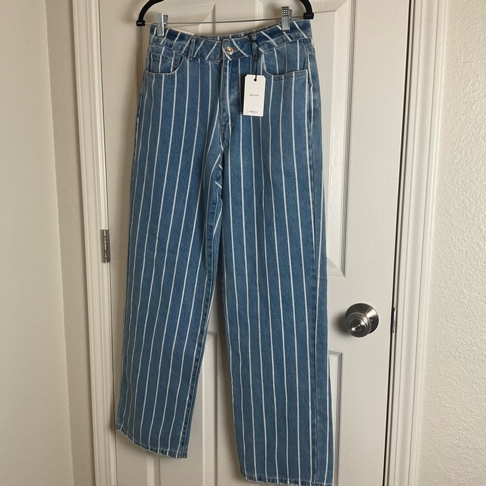 Forever 21 90’s fit Striped Blue Women's Jeans
Size 28 - Picture 9 of 9